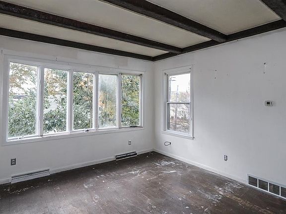 4th image of 214 N Jefferson St