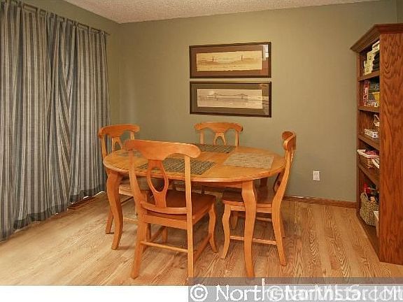 3rd image of 456 Braeburn Dr