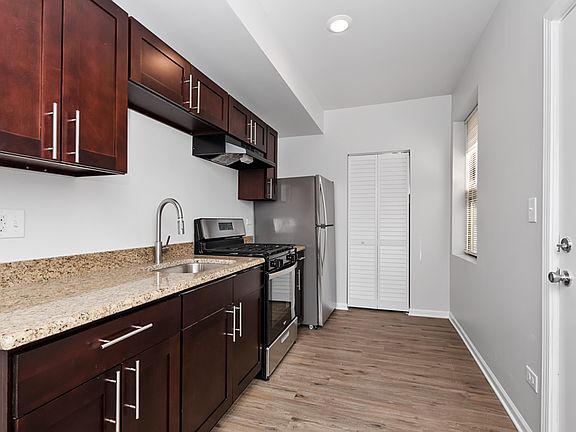 2nd image of 11038-40 S Vernon Ave #2S