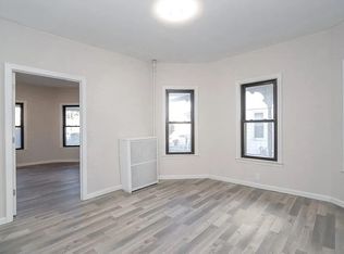 22 Laurel St #1, Holyoke, MA 01040