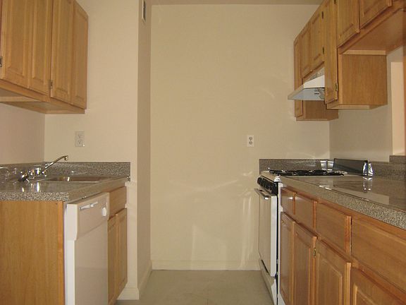 3rd image of 619 Marcy Ave #2