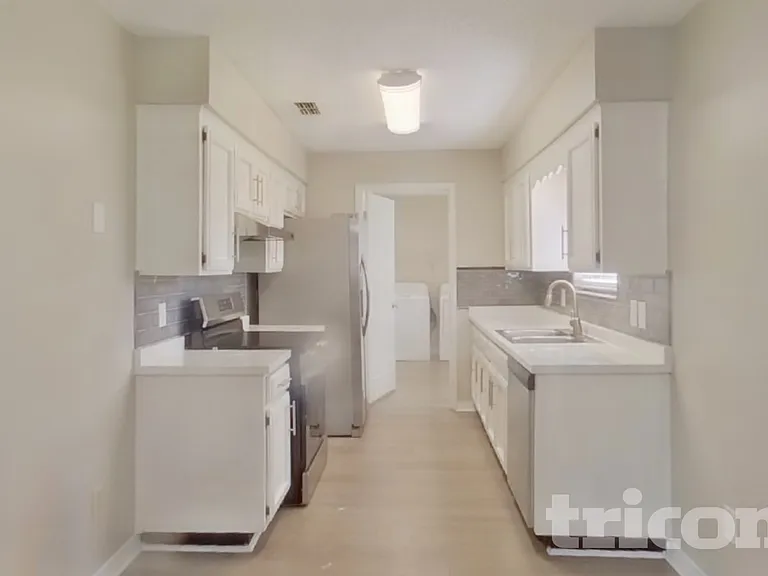1715 Farm Way — Photo 4