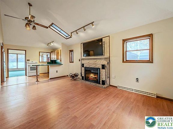 5th image of 6361 Lakeshore Dr E