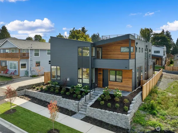905 N 32nd Street, Renton, WA 98056