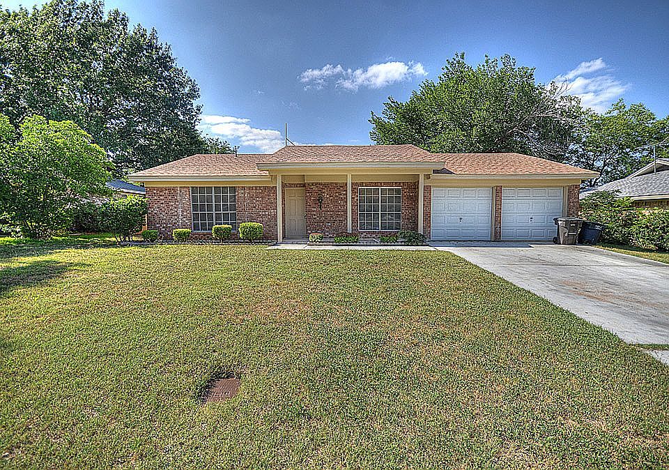1st image of 5021 Emerald Lake Dr