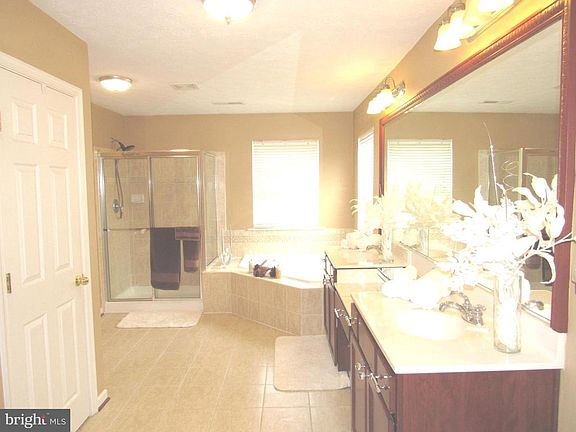 4th image of 1148 E Founds St
