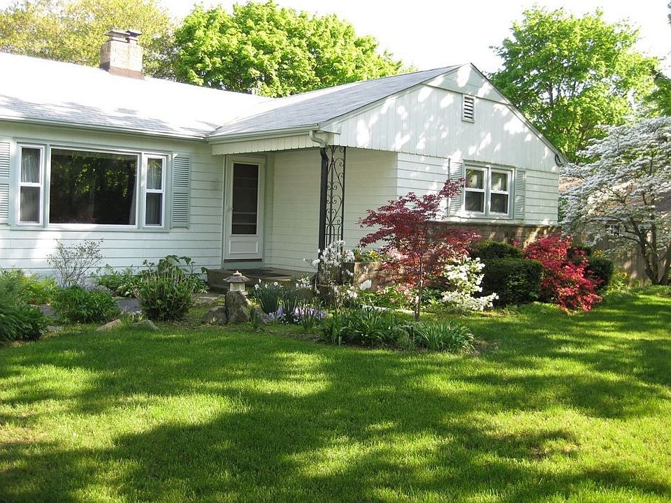 1st image of 258 Kenyon Ave