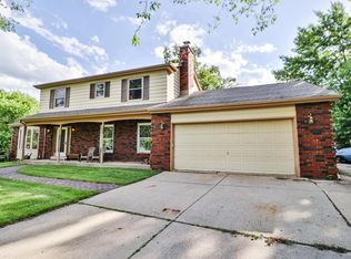 S37W27920 Sun Valley Cir, Waukesha, WI 53189