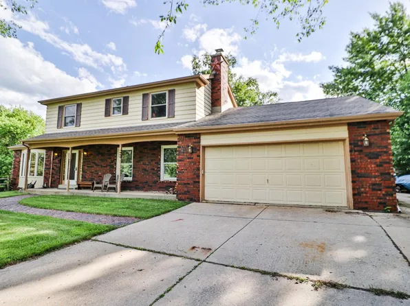 S37W27920 Sun Valley CIRCLE, Waukesha, WI 53189