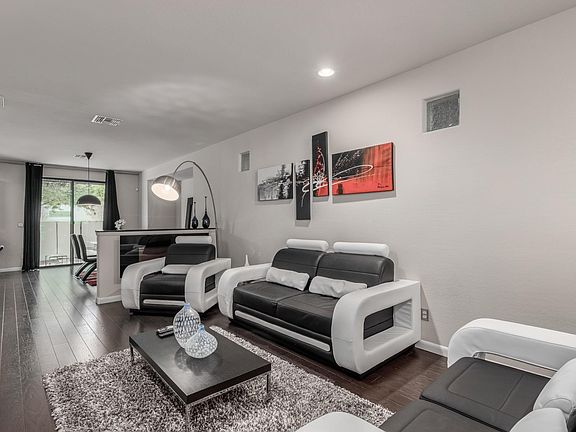 4th image of 2961 E Fairmount Ave