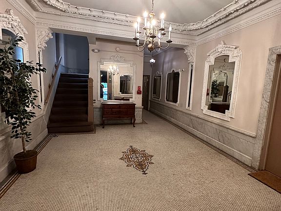 5th image of 548 Orange St APT 205