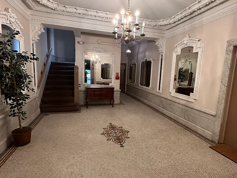 548 Orange St #205 — Photo 5