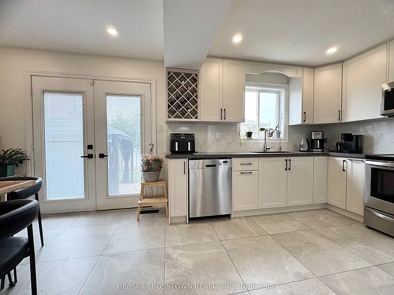 25 Nicole Marie Ave — Photo 7