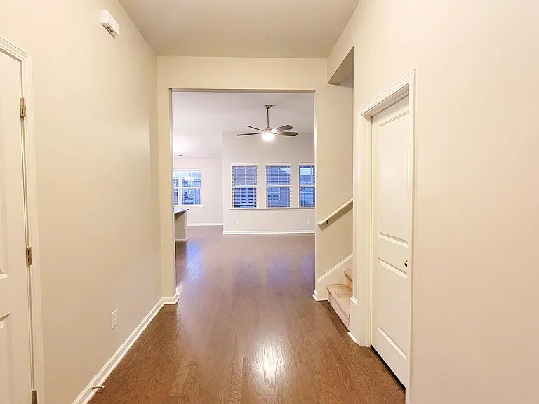 4 Dispatch Rd — Photo 2