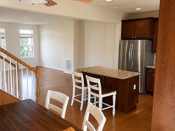 4th image of 17 Roosevelt Dr