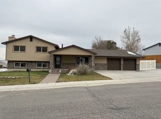 190 Keith Dr, Green River, WY 82935
