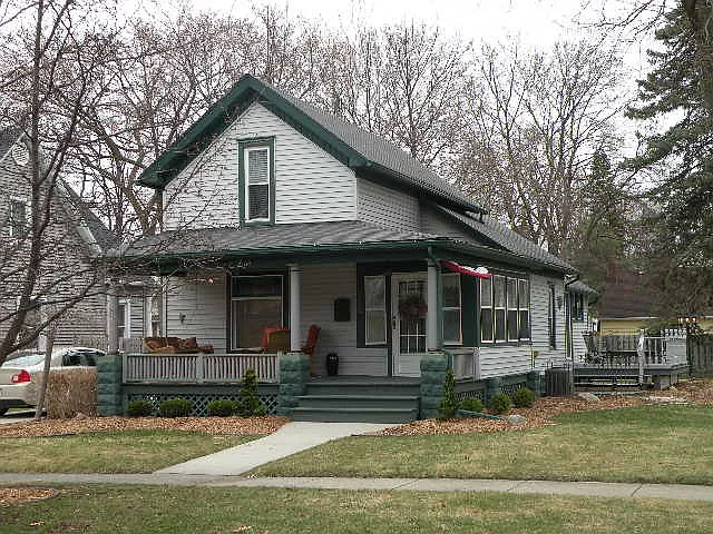 802 N Water St photo 1