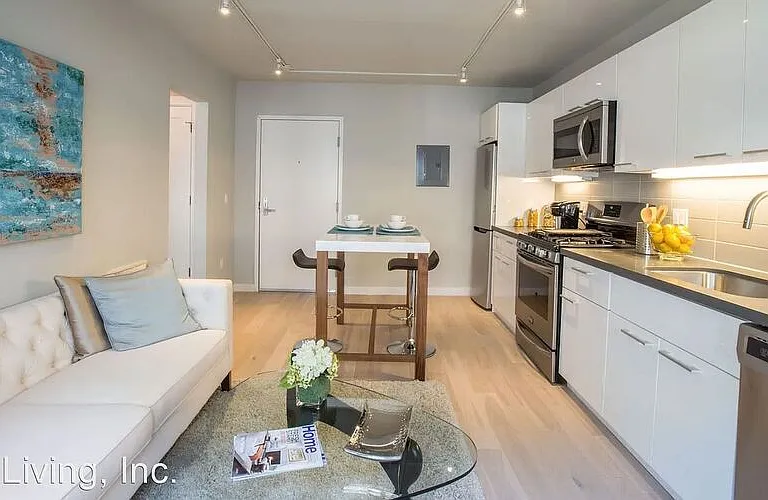 1824 Lakeshore Avenue — Photo 13