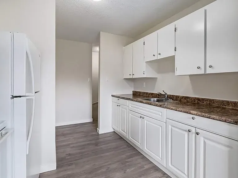 26 Maxwell Cres — Photo 7