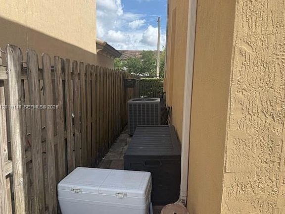 4th image of 16564 SW 43rd St