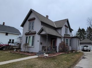 1211 S 12th St, Manitowoc, WI 54220