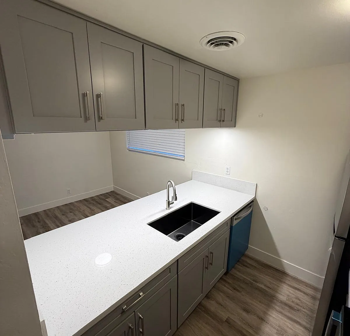 2 bed, 909 sqft, $1,500 — Photo 4