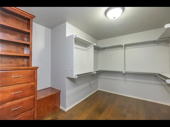 2213 Pine View Ter, Edmond, OK 73003