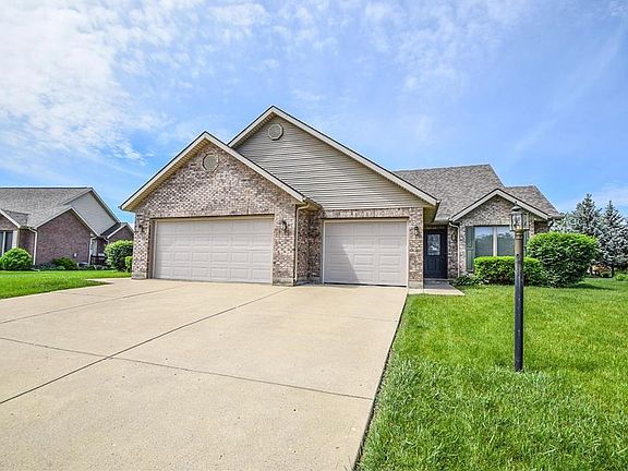 3rd image of 668-670 Armand Dr