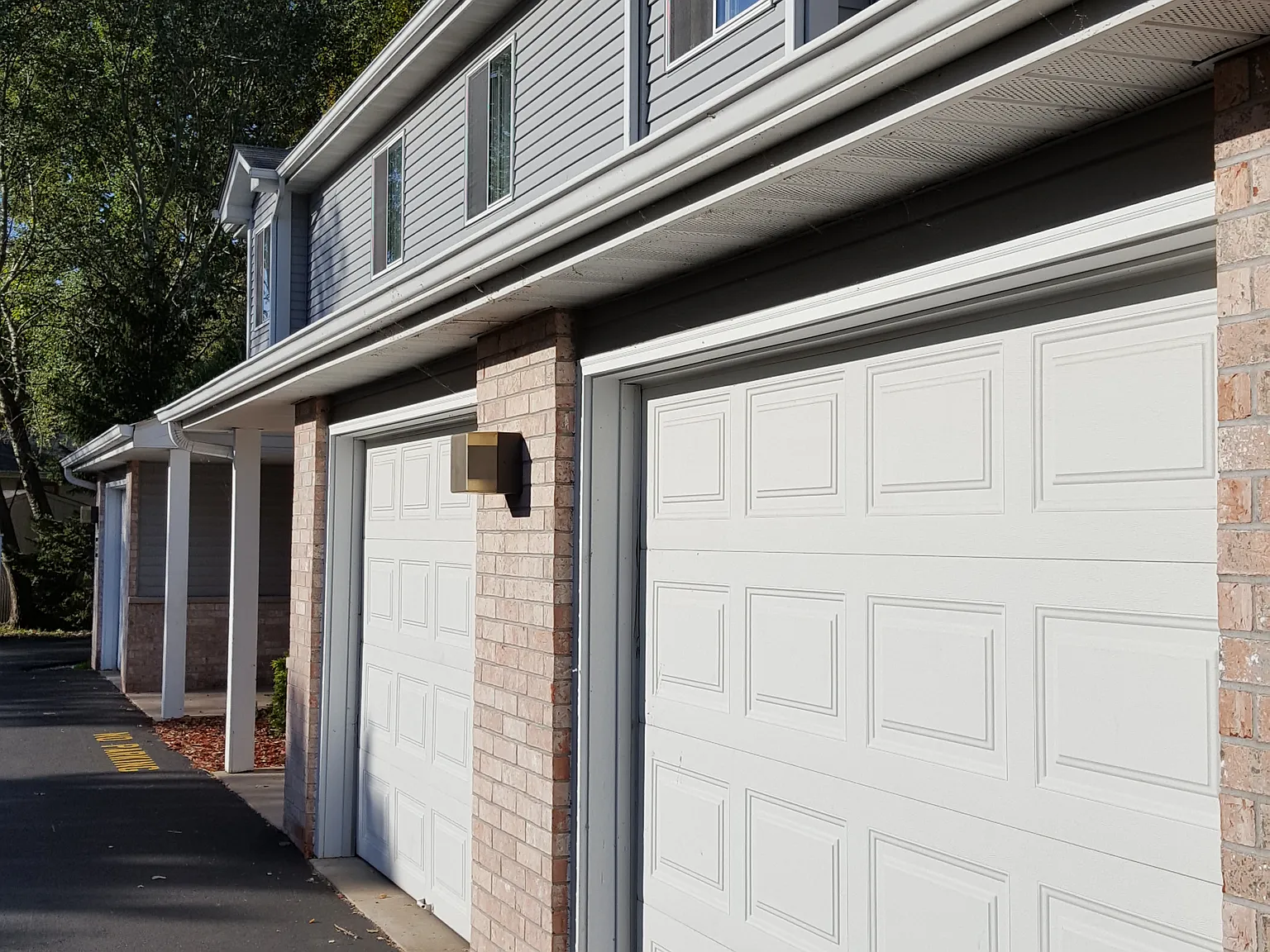 3 bed, 2.5 bath, 1500 sqft, $1,895 — Photo 2