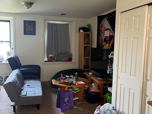 3rd image of 4244 Pine St Floor 3