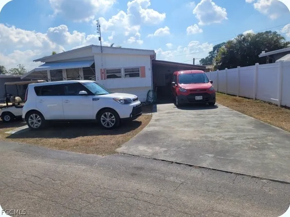 108 Coachlight Ln, North Fort Myers, FL 33917