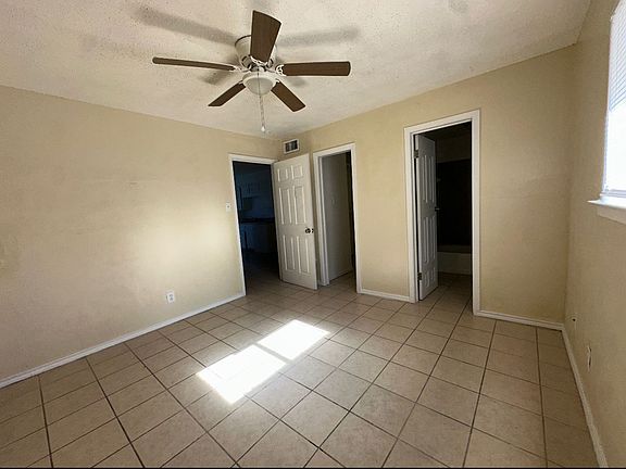 4th image of 908 Adams Ave #116