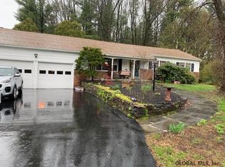 5 Evergreen Ter, Ballston Lake, NY 12019