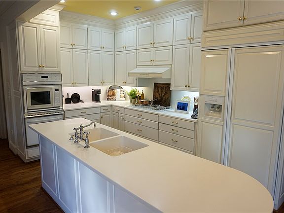 4th image of 804 Cherokee Cir
