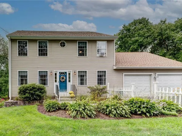 8 Pine Street, Columbia, CT 06237