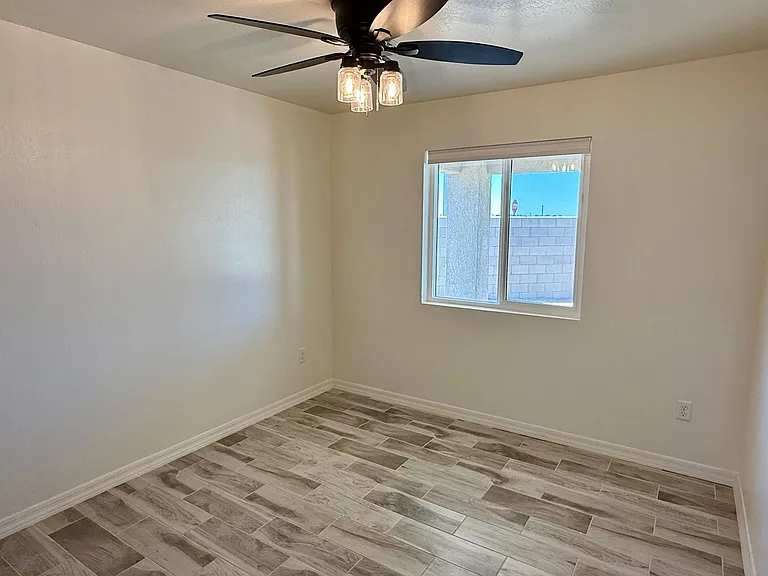 3877 E Santa Rosalina Ln — Photo 16