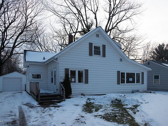 3rd image of 142 32nd St N