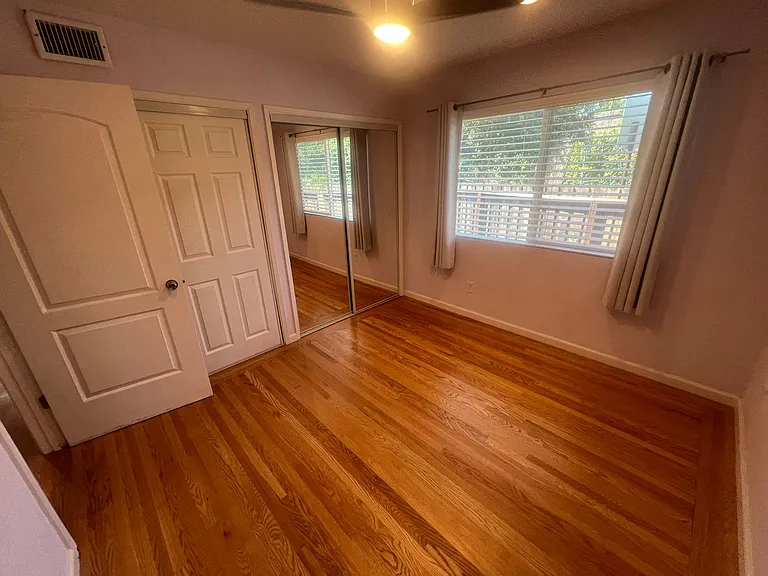 880 San Mateo Ct — Photo 9