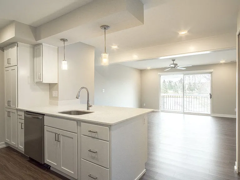 Upgraded Apartment (2022)