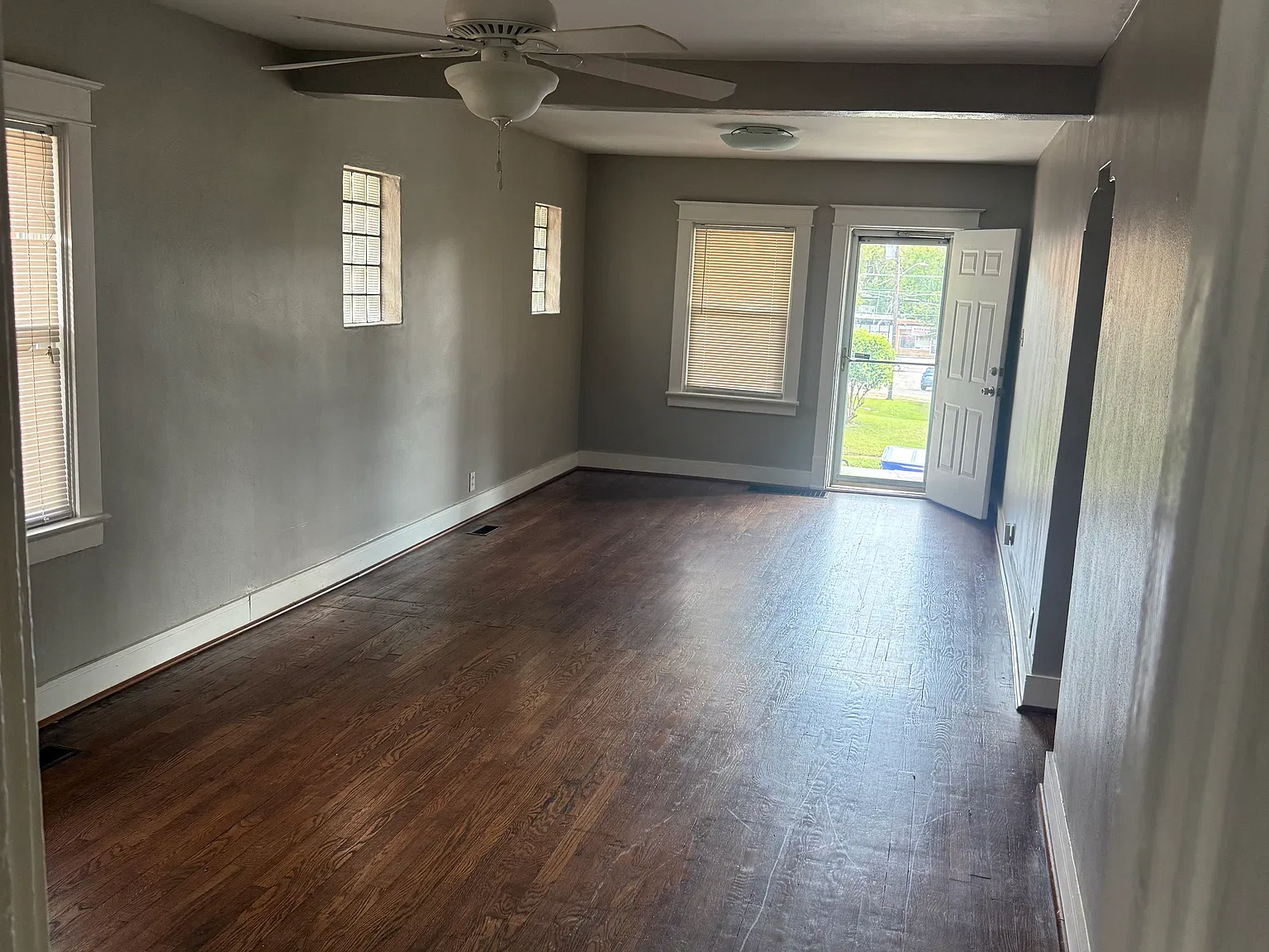 2 bed, 1056 sqft, $1,600 — Photo 2