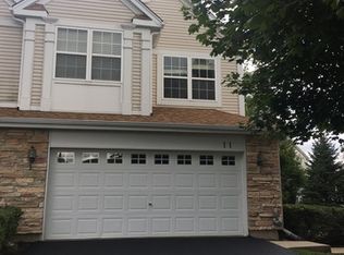 11 Clara Ct, Algonquin, IL 60102