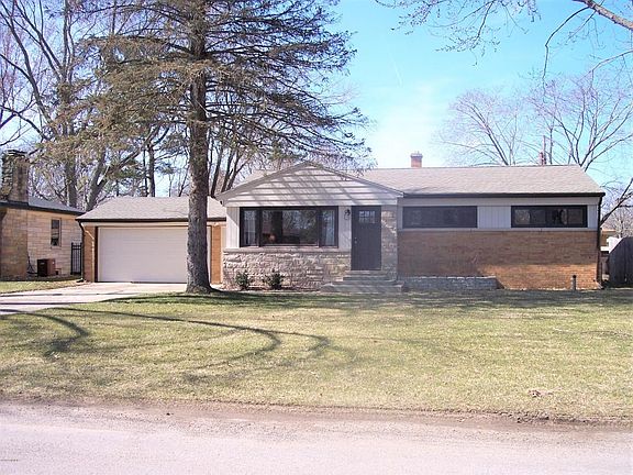 2nd image of 2090 Truman Dr
