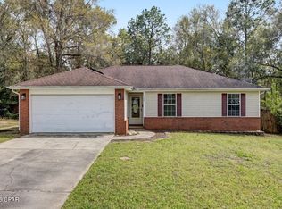 528 Hyde Park Dr, Crestview, FL 32539