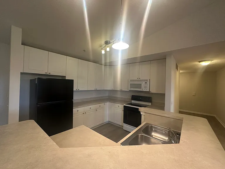 758 Hidden Springs Dr — Photo 1