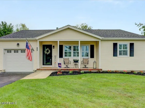 69 Brakenbury Drive, Toms River, NJ 08757