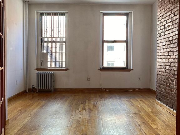 2nd image of 22 Saint Marks Pl #9