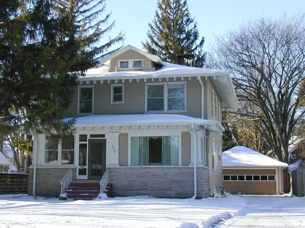 628 Reeves Dr, Grand Forks, ND 58201