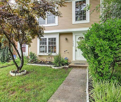 2nd image of 19435 Breezedale Ln