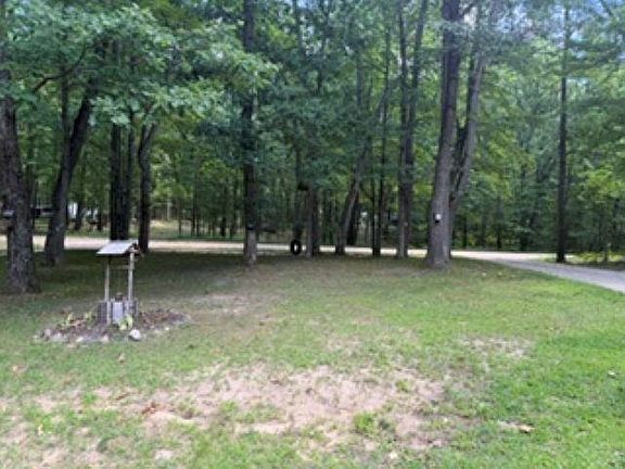 3rd image of 4740 Oak Run