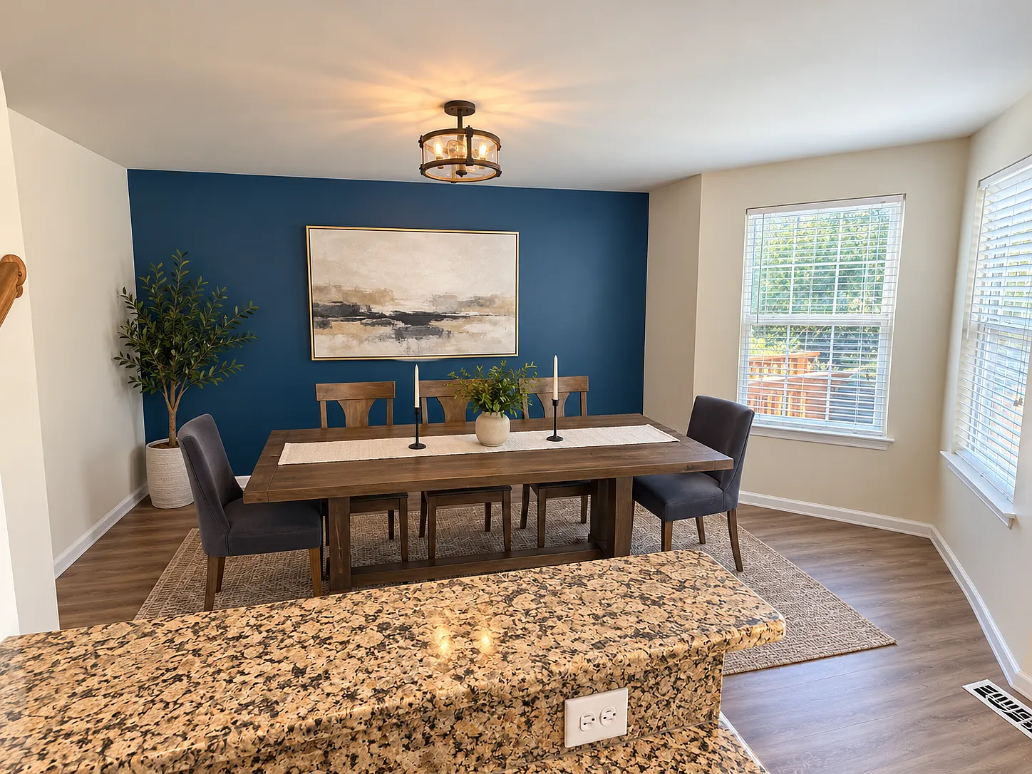 3 bed, 3.5 bath, 2104 sqft, $3,000 — Photo 3